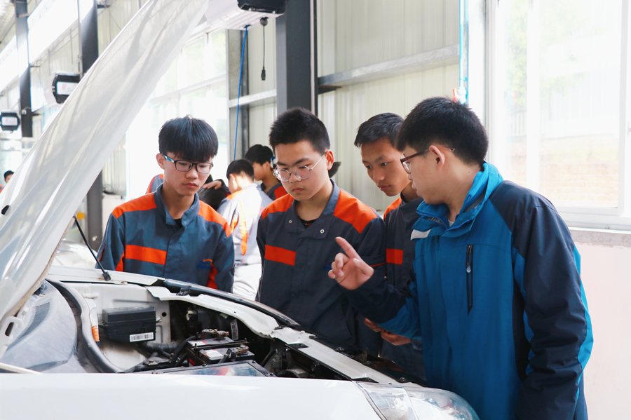 新能源汽车900.jpg